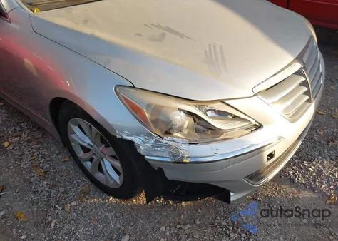 2013 Hyundai Genesis 3.8 z USA, uszkodzony, nr VIN KMHGC4DD0DU212773